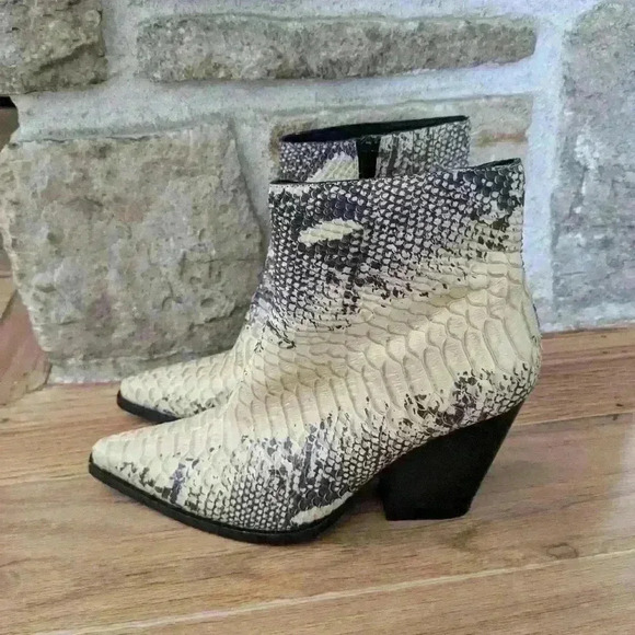 Jeffrey Campbell women's faux snake skin ankle boots botties size 6 NEW - Picture 2 of 14